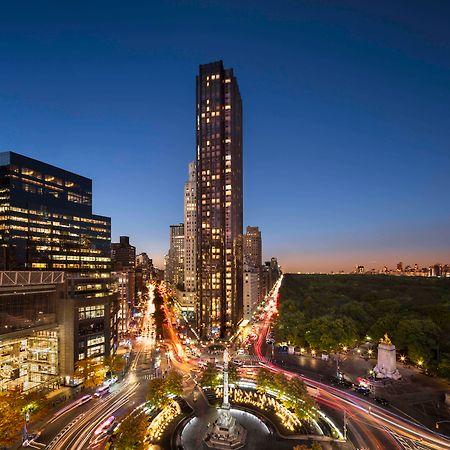 ทรัมป์ อินเตอร์เนชั่นแนล โฮเทล แอนด์ ทาวเวอร์ นิวยอร์ก Hotel ภายนอก รูปภาพ The building at night