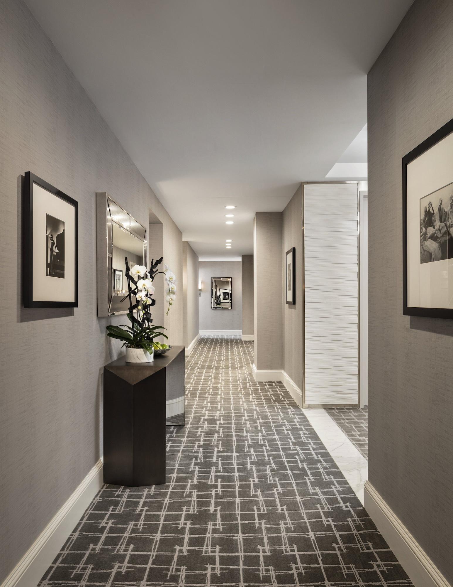 ทรัมป์ อินเตอร์เนชั่นแนล โฮเทล แอนด์ ทาวเวอร์ นิวยอร์ก Hotel ภายนอก รูปภาพ A residential hallway